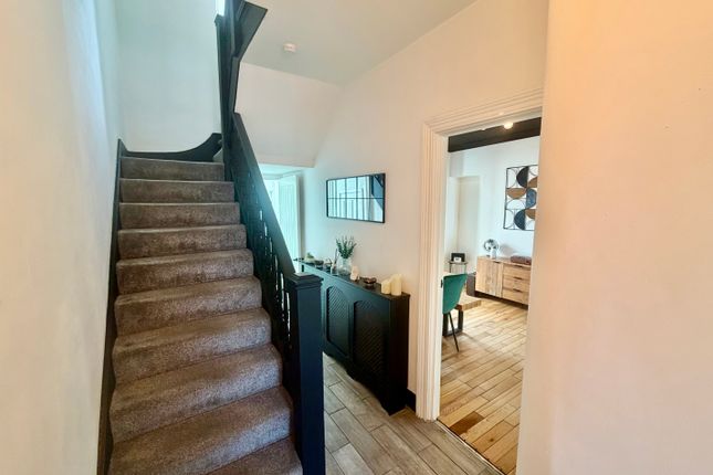 35, Sandy Road, Llanelli photo 4
