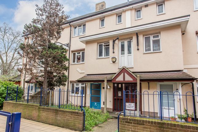 Thumbnail Flat for sale in Pemell Close, London