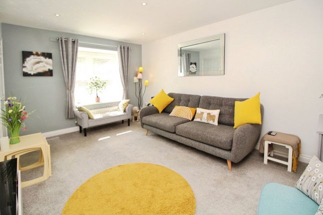 5, Hill Close, Kidderminster photo 4