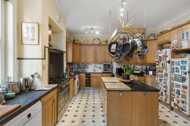 38, Twyford Avenue, London photo 3