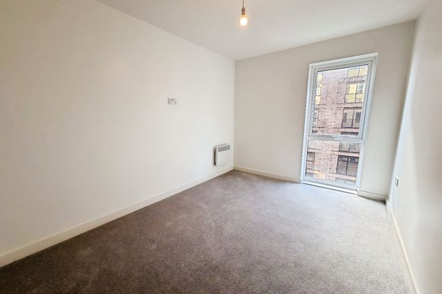 270, Grant Court, Salford photo 4