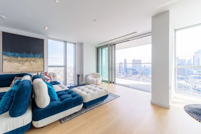 Flat for sale in City Road, London