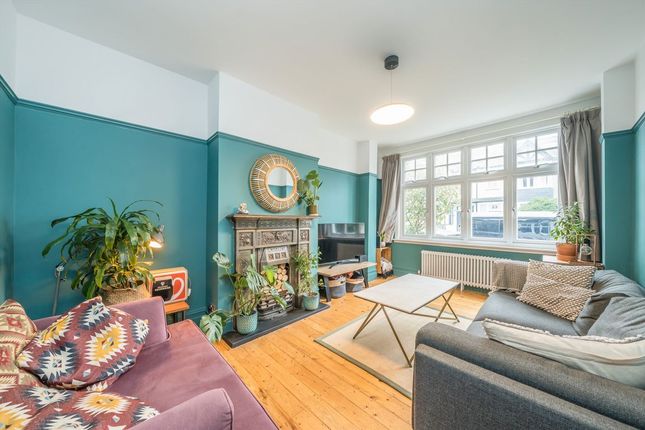 26, Highfield Road, Isleworth photo 2