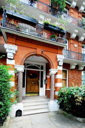 Flat to rent in Trebovir Road, Kensington, London