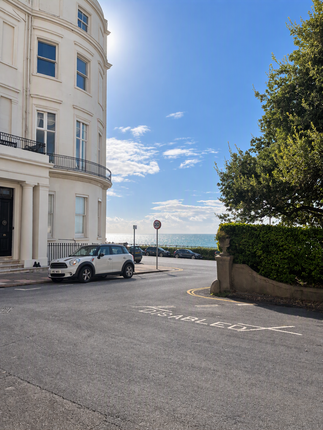 6C, Eastern Terrace, Brighton photo 2