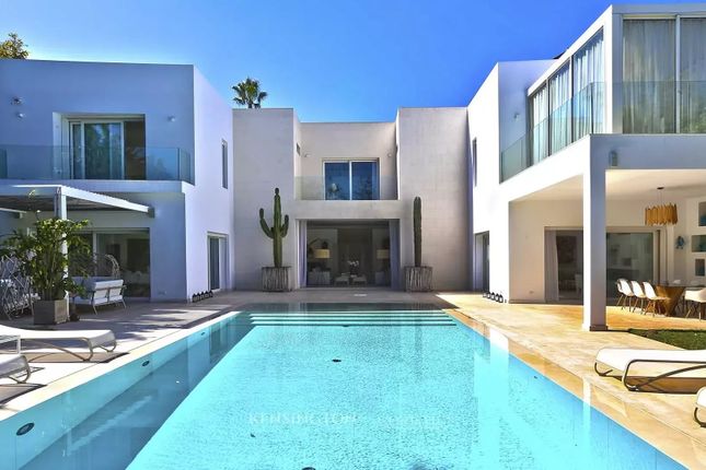 Villa for sale in Casablanca, 20000, Morocco