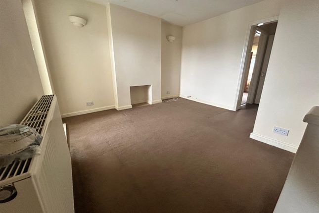 Bath Road Top Flat Market 2 Lounge.Jpg