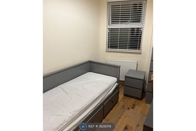 Room to rent in Claude Place11A, Cardiff