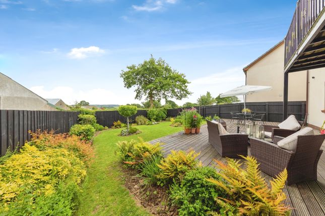 10, Clos Nathaniel, Carmarthen photo 2
