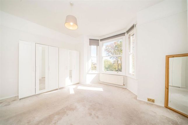 Flat 5, 21-23, Cumberland Park, London photo 5