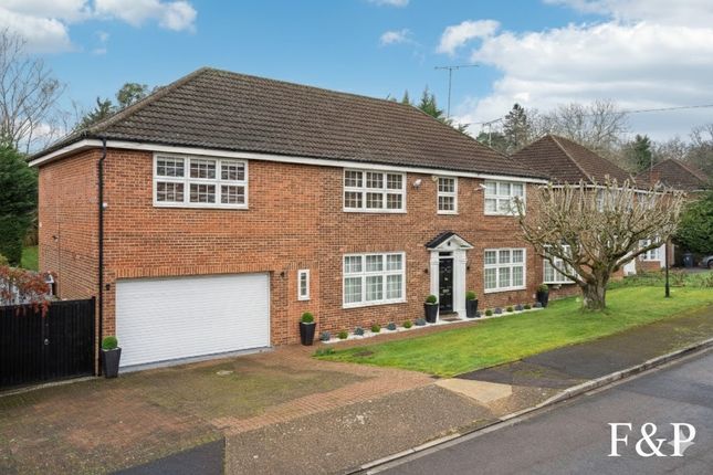 5-bed house on The White House, 10 St. Huberts Close, Buckinghamshire, £1,500,000