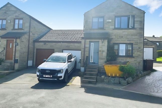 10, Well Ings Close, Huddersfield photo 4