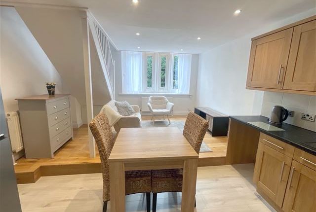 Flat 4 Birley School Mews, 41 Normanton Spring Road, Sheffield photo 4