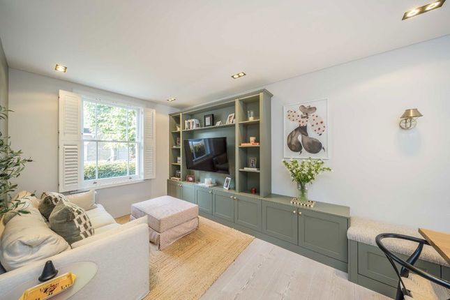 128, Tyneham Road, London photo 4
