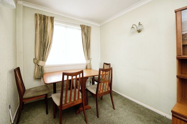 End terrace house for sale in London Road, Grays