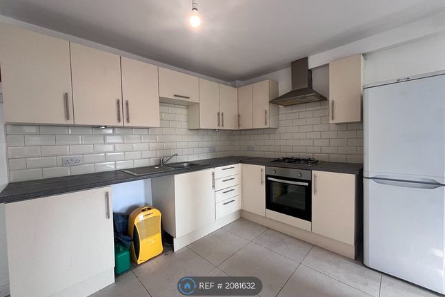 Thumbnail Flat to rent in Perry Gardens, London