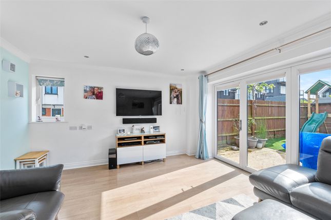 Thumbnail Town house for sale in Huxley Drive, Oxted, Surrey