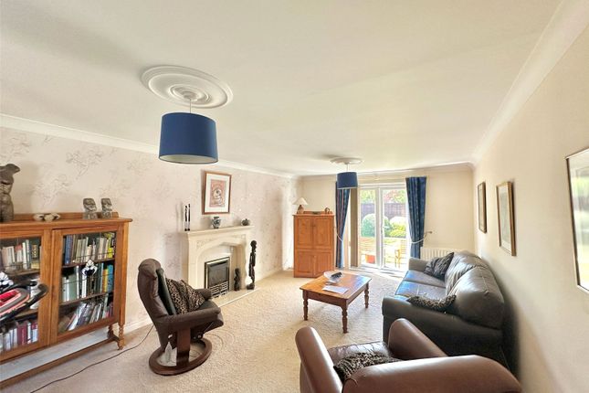 4, Patricia Close, Somerset photo 4