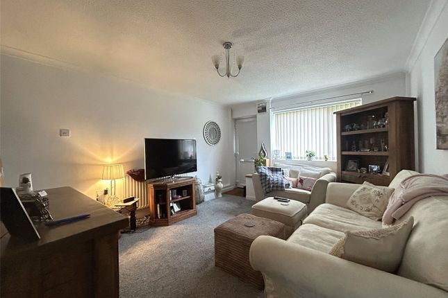 13, Langdon Close, Somerset photo 4