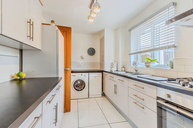 14, Whimbrel Close, Kent photo 5