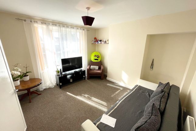 35, Mortimer Way, Braunstone photo 2