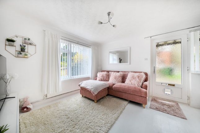 5, Perth Close, Exeter photo 3