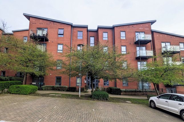 Thumbnail Flat to rent in Bouverie Court, Leeds