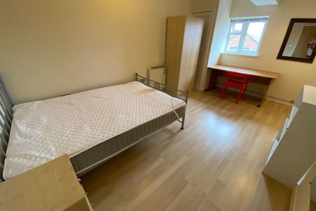 Flat to rent in Edric House, The Rushes, Loughborough