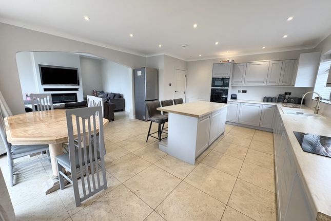 68, Warbreck Hill Road, North Shore photo 3