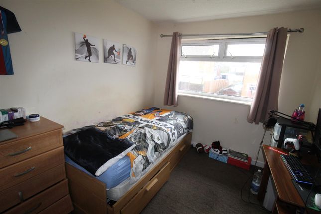 Town house for sale in Chiltern Close, Horwich, Bolton