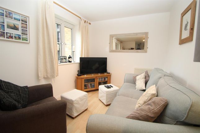 56, Wye Gardens, Fryers Lane, High Wycombe photo 4
