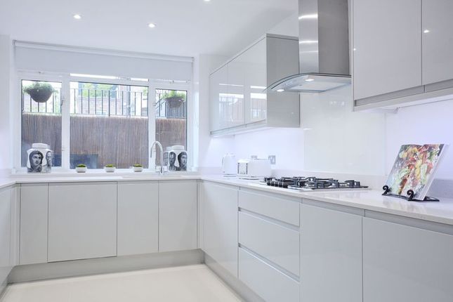 Flat to rent in Harley Road, Swiss Cottage