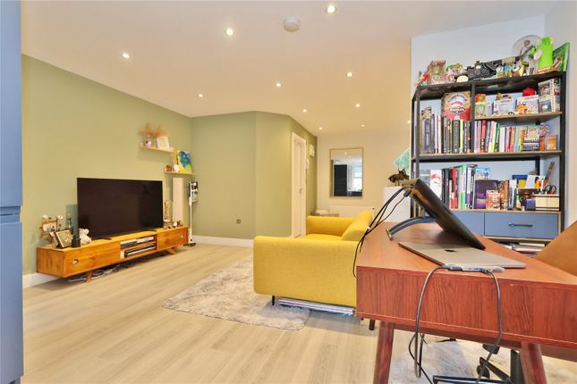 7 Friar House,, Copse Road, Woking photo 4