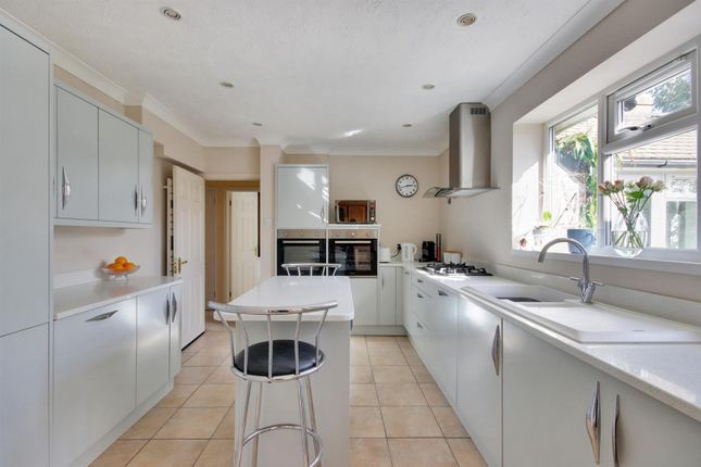 15, Frank Woolley Road, Tonbridge photo 4