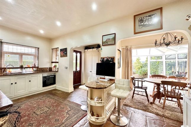 Lynwood, Moorland Road, High Peak photo 3
