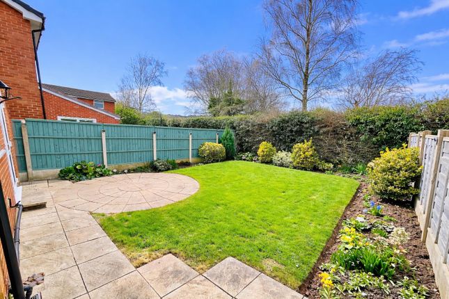 43, Hewitt Grove, Northwich photo 2