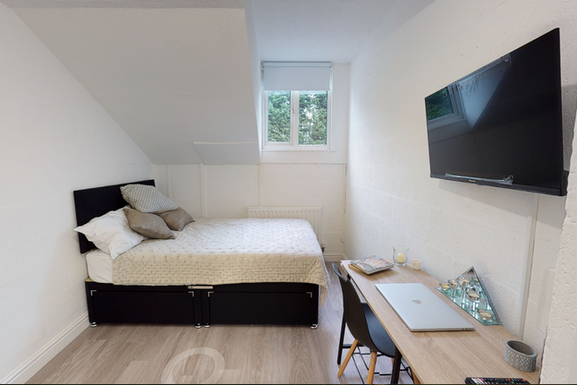 Room to rent in Raddlebarn Road, Birmingham B29
