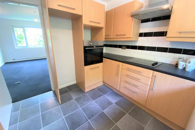 11, Baildon Wood Court, Shipley photo 5