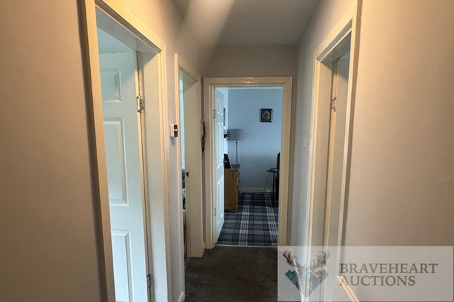 1/2, 11 Duntarvie Road, Glasgow photo 4