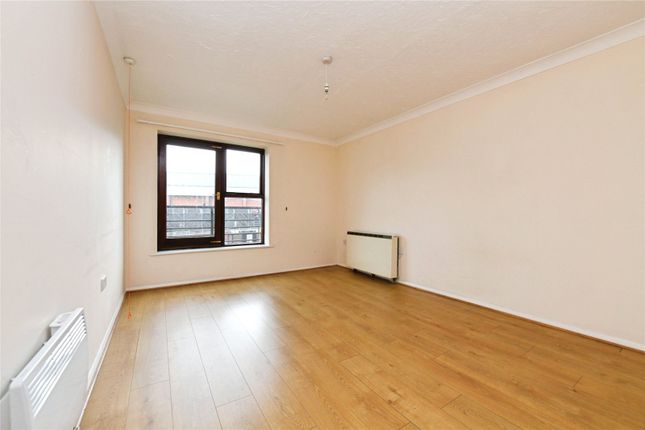 23, Orchard Gardens, Colchester photo 3