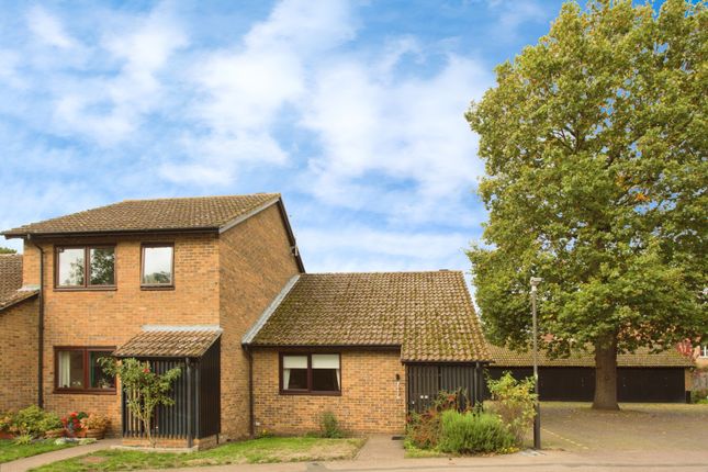 2-bed bungalow on 5, Peacocks, Cambridge, £350,000