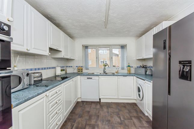 9, Apeldoorn Walk, Wisbech photo 2