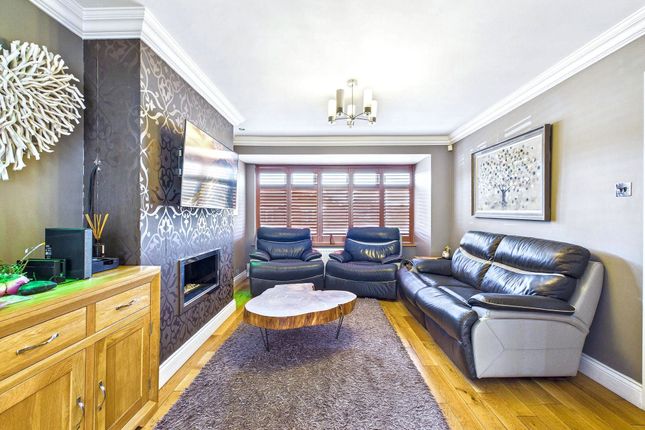 51, Huntley Crescent, Blaydon-on-Tyne photo 2