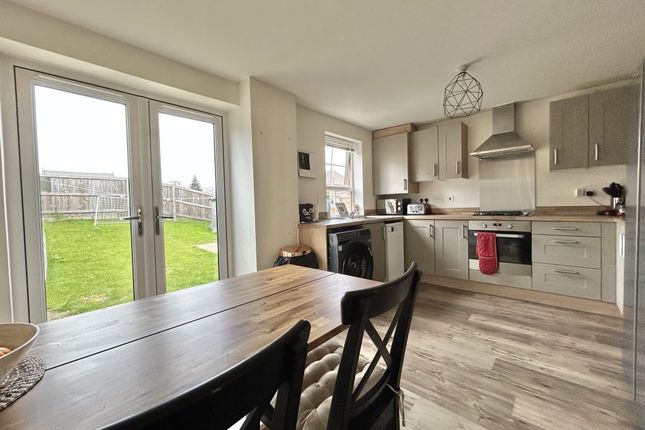 9, Burrow Hill View, Martock photo 3