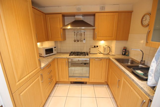 4 , Brookview Lodge, Green Lane, Worcester Park photo 4
