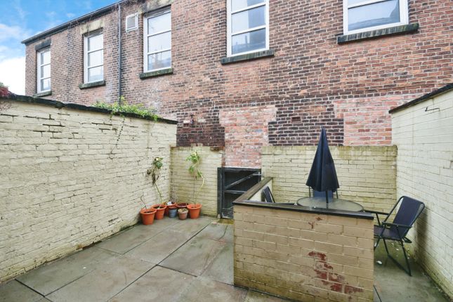 13, Ashton-under-Lyne photo 2