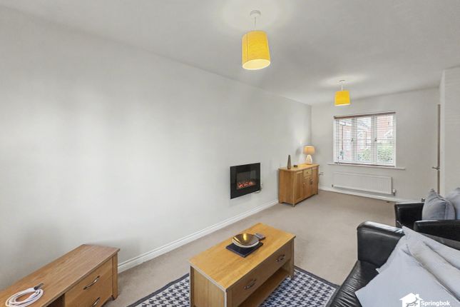13, Thompson Road, Grimsby photo 2