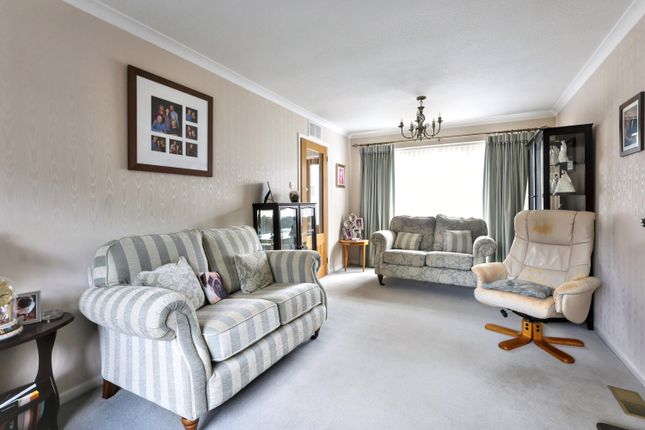 25, Kingham Drive, Carterton photo 4
