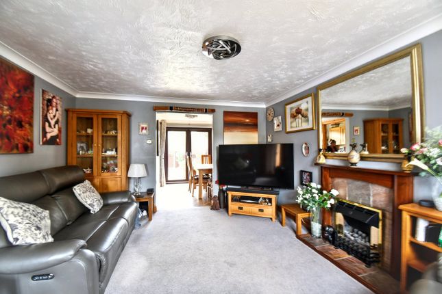 11, Harrier Way, Bedford photo 3