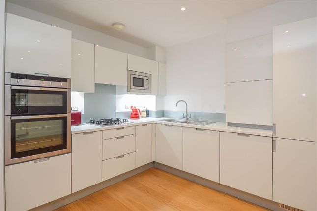 3 Albert Court, The Galleries, Brentwood photo 3